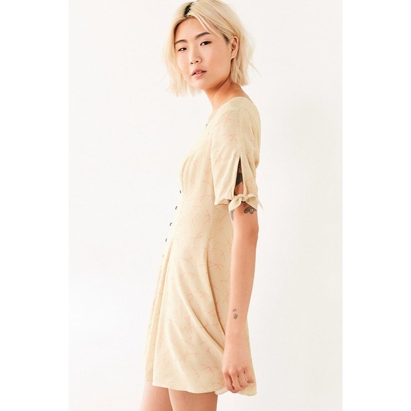 💙SOLD💙 UO Yellow Floral Dress - Picture 3 of 6